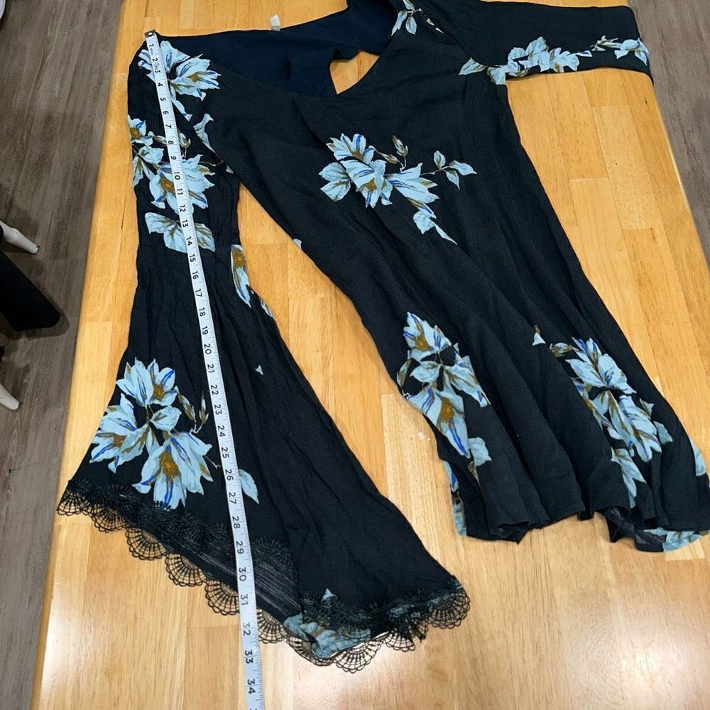 Free People Wanderer Bell Sleeve Mini Dress Boho Floral Medium Charcoal - Picture 10 of 11